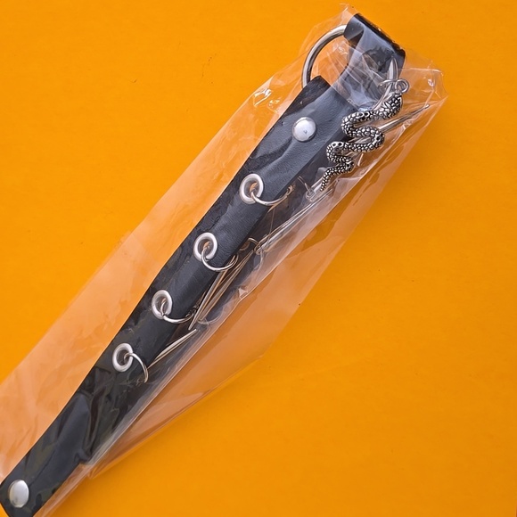 Bondage Necklace with Snake Pendant & additional Punk Waistbelt - Picture 3 of 5